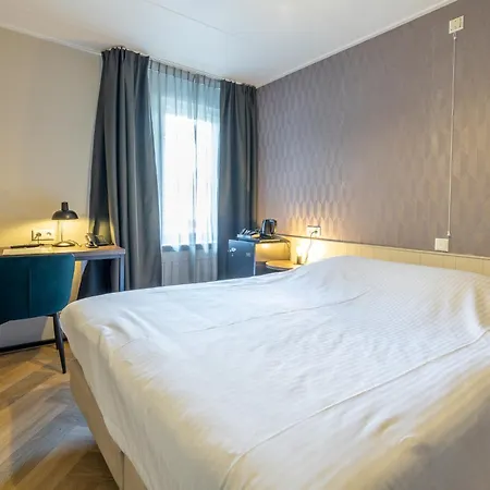 Fletcher Hotel-restaurant De Korenbeurs מלון מאדה