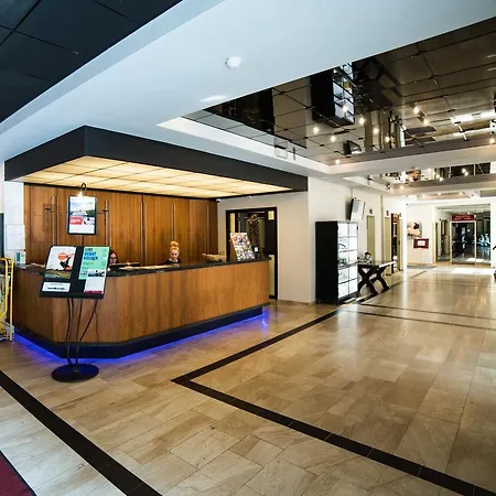 Fletcher Hotel-restaurant De Korenbeurs 호텔 마데