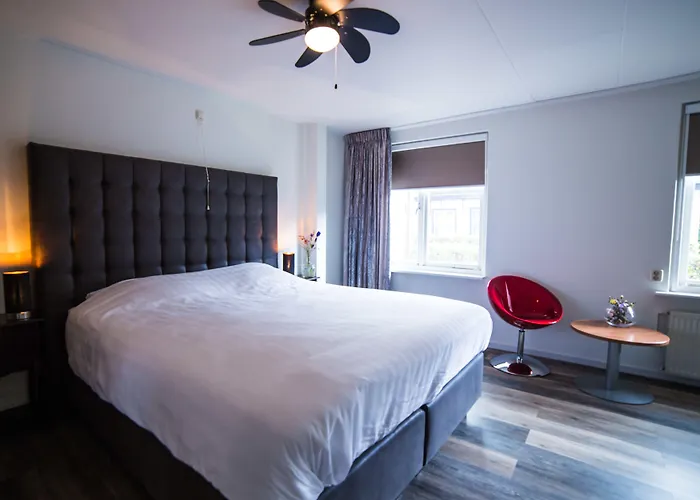 Fletcher Hotel-restaurant De Korenbeurs 4* מאדה