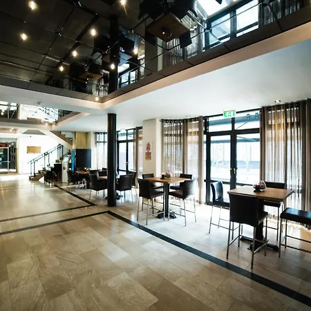 Fletcher Hotel-restaurant De Korenbeurs Hotell 4*