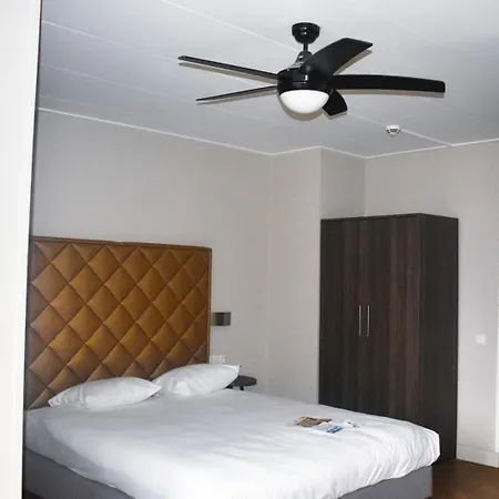 Fletcher Hotel-restaurant De Korenbeurs Hotell 4*